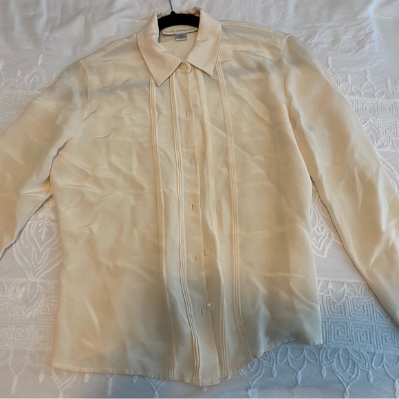 Vintage Cream Silk Blouse - Picture 3 of 3